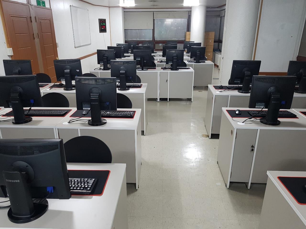 휴먼IT교육센터_수원센터 강의장1