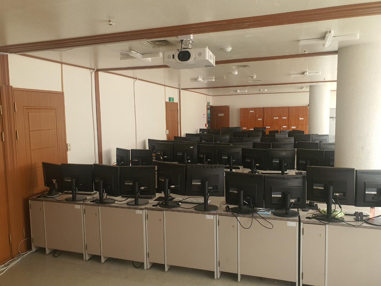 휴먼IT교육센터_수원센터 강의장2